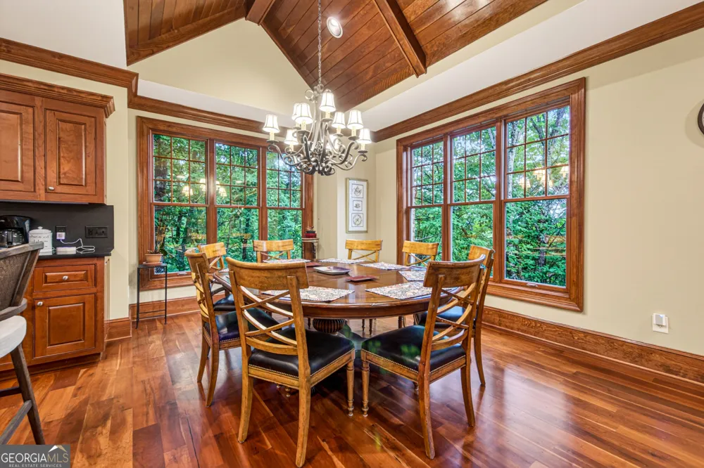 795 Chenocetah DR Cornelia, GA 30531