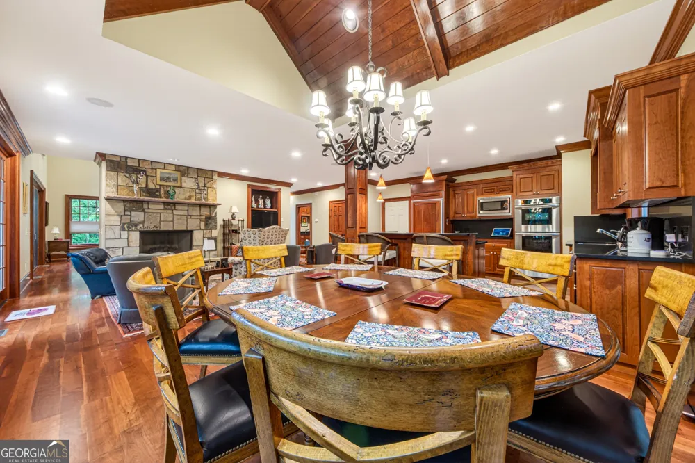 795 Chenocetah DR Cornelia, GA 30531