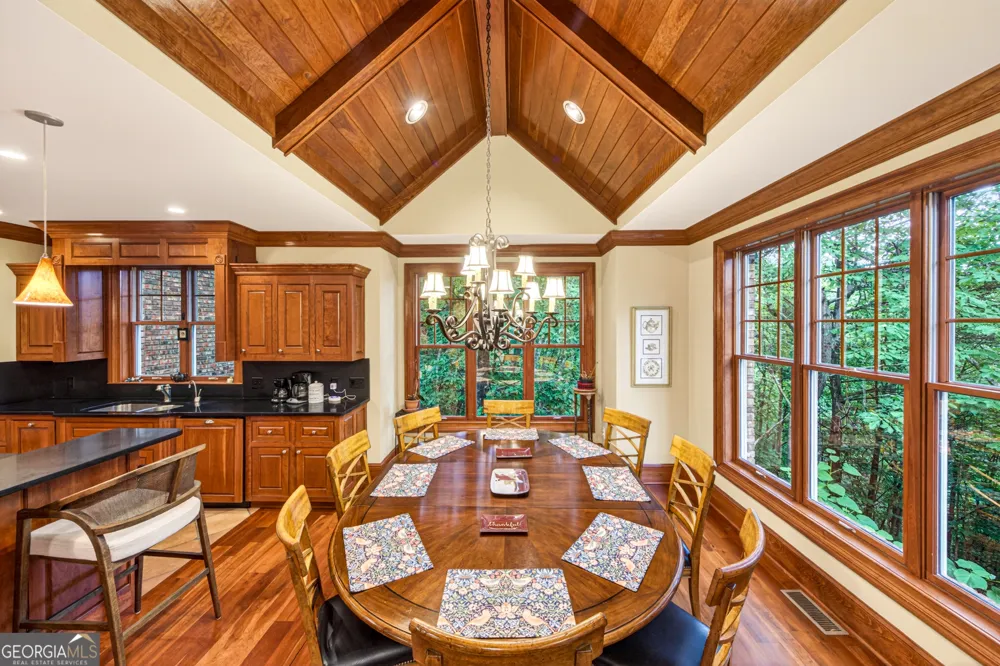 795 Chenocetah DR Cornelia, GA 30531