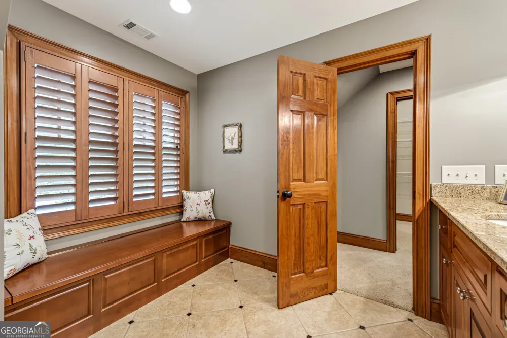 795 Chenocetah DR Cornelia, GA 30531