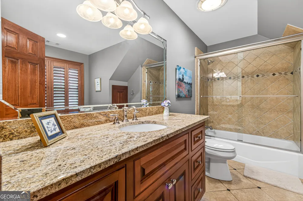795 Chenocetah DR Cornelia, GA 30531