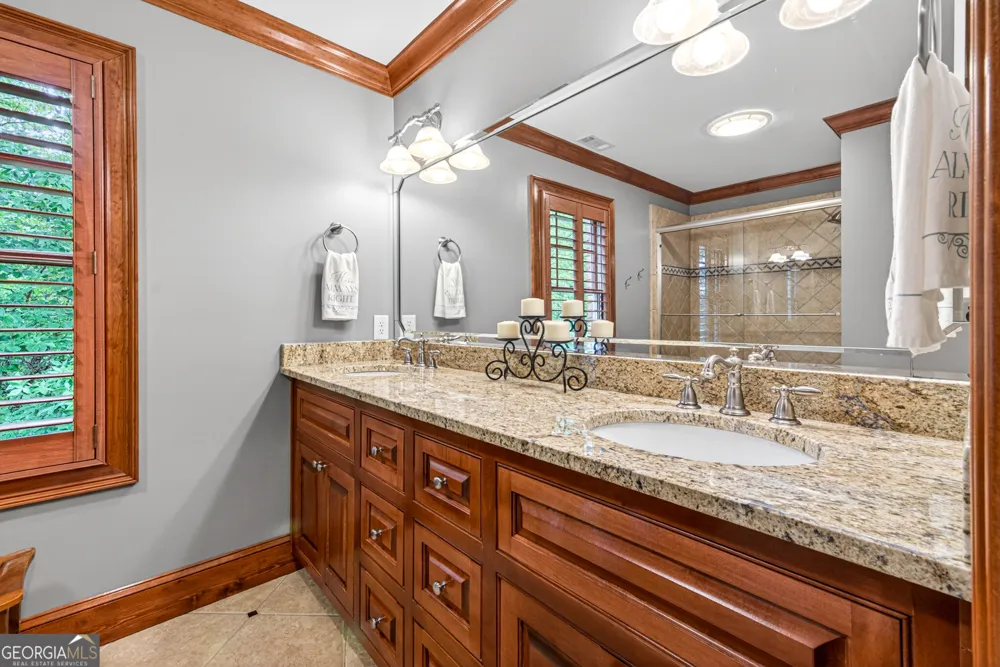 795 Chenocetah DR Cornelia, GA 30531
