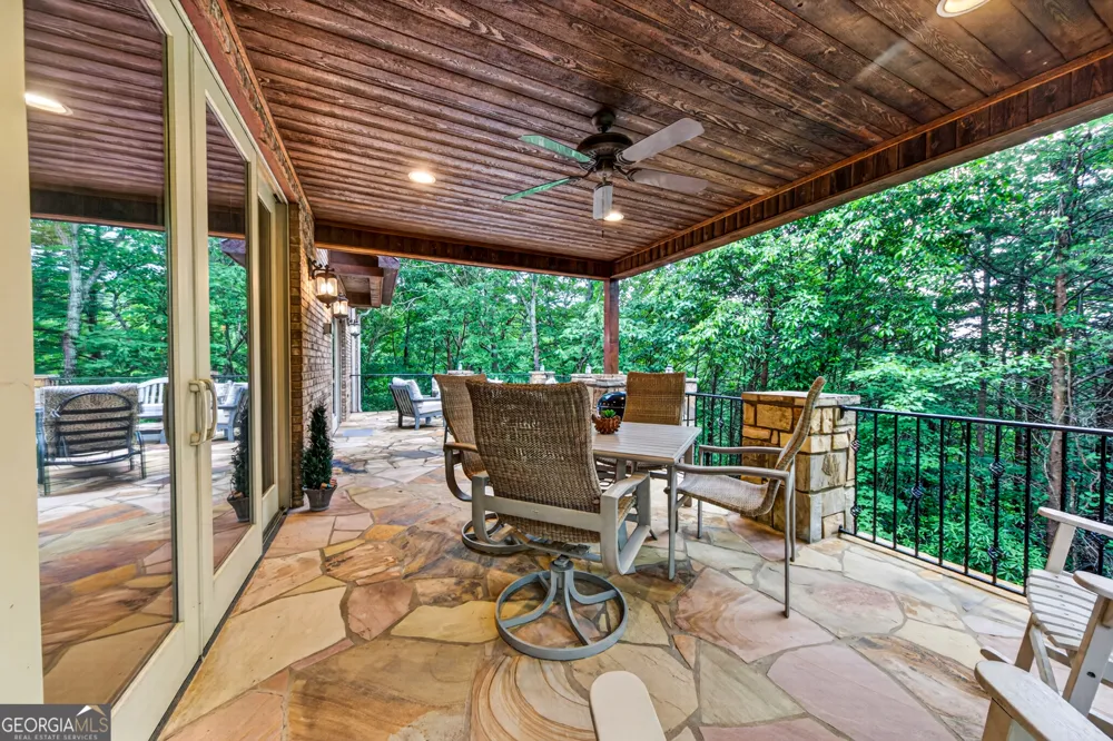 795 Chenocetah DR Cornelia, GA 30531