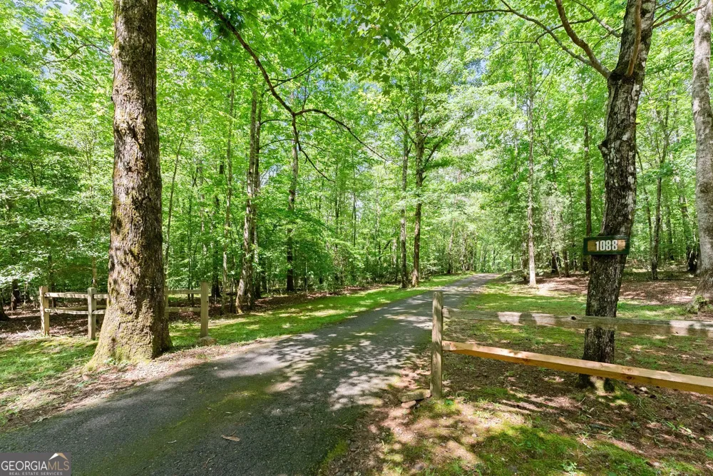 1088 Little Hawk RD Sautee Nacoochee, GA 30571