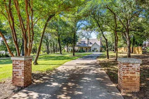 1020 Oak View Drive