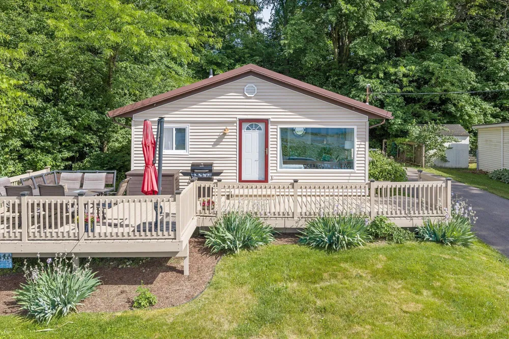 10333 Walnut Drive Three Rivers, MI 49093