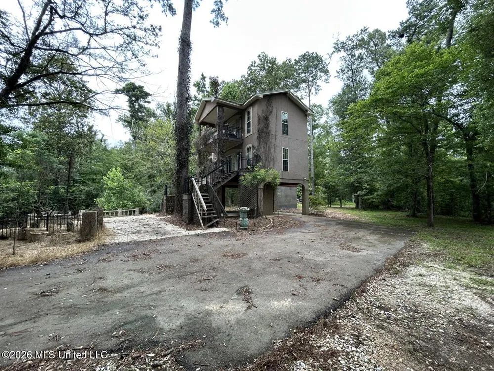 6642 Grange Hall Road Osyka, MS 39657