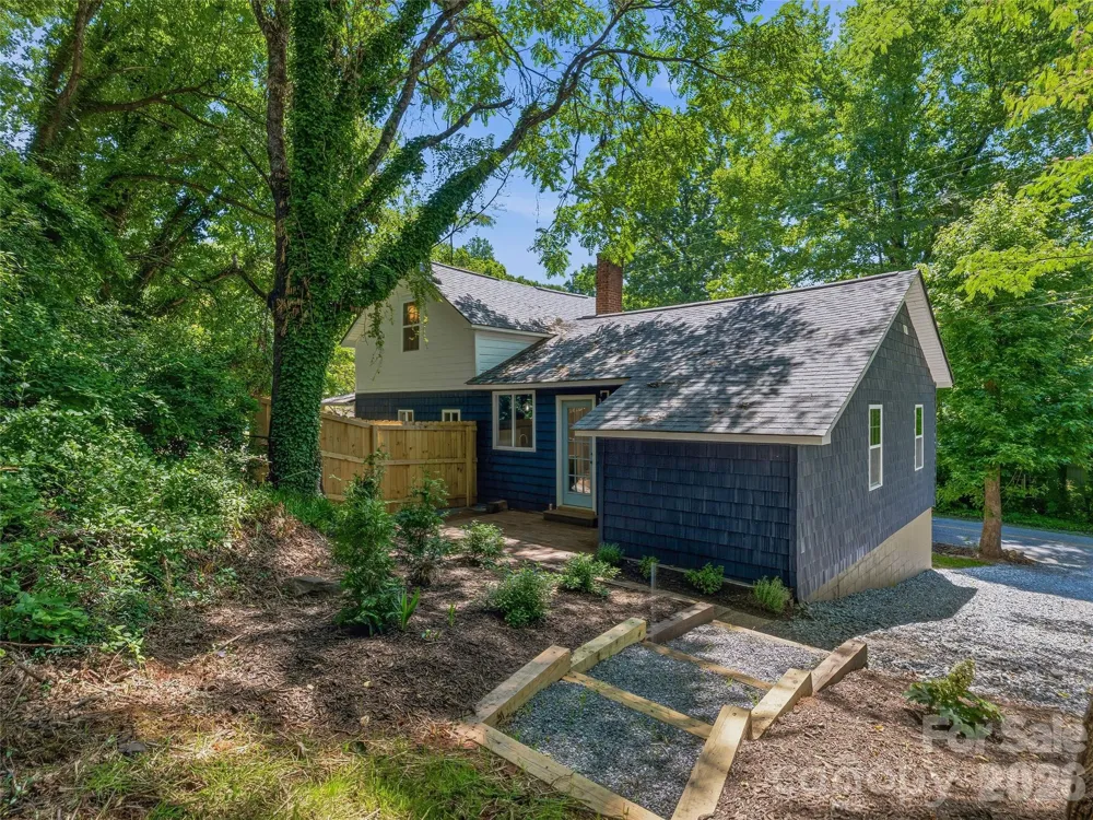 895 Trade Street Tryon, NC 28782