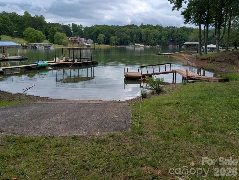 197 Dogwood Drive Hayesville, NC 28904