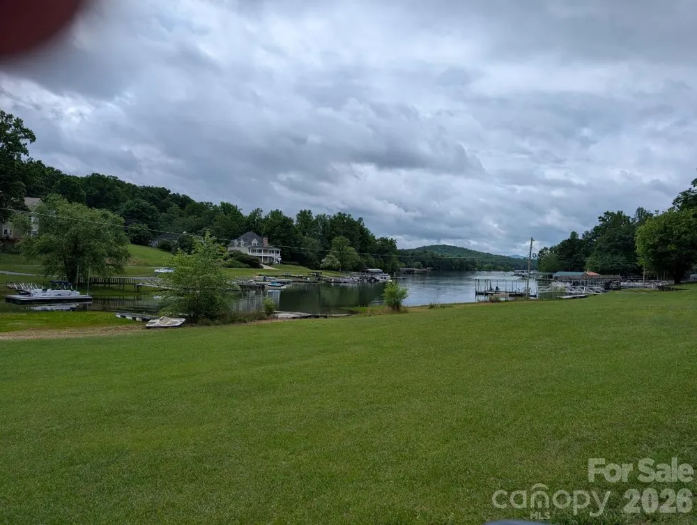 197 Dogwood Drive Hayesville, NC 28904