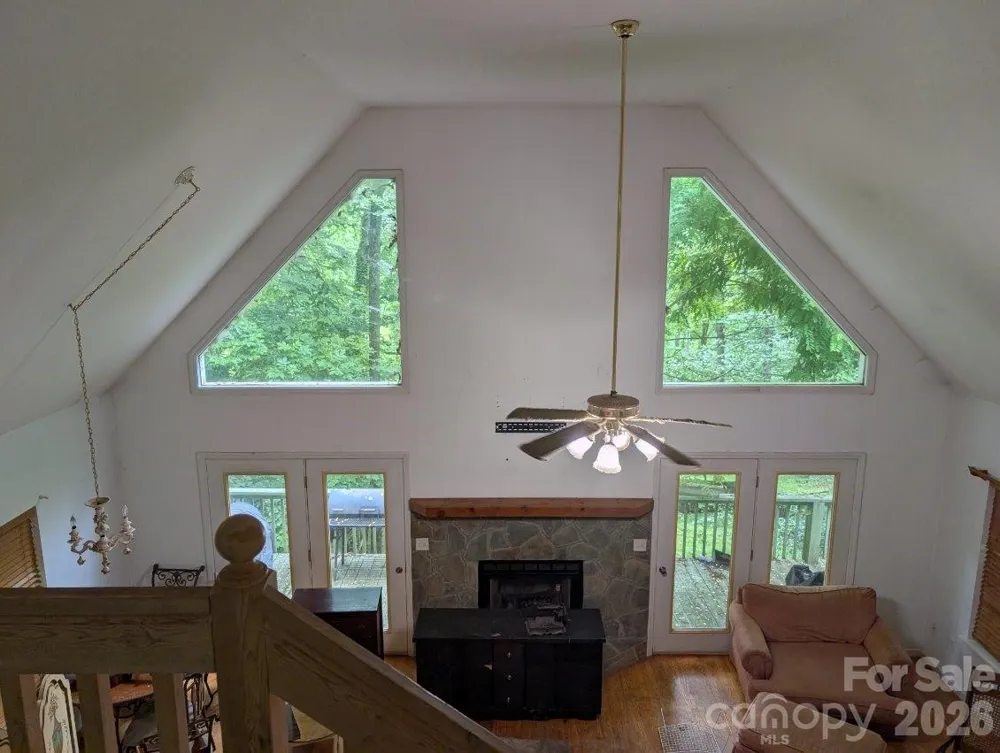 197 Dogwood Drive Hayesville, NC 28904