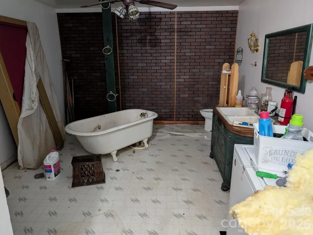 197 Dogwood Drive Hayesville, NC 28904