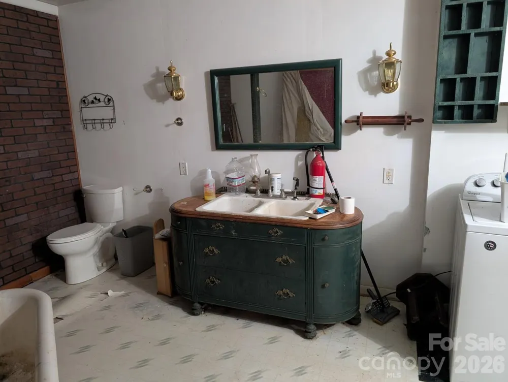 197 Dogwood Drive Hayesville, NC 28904