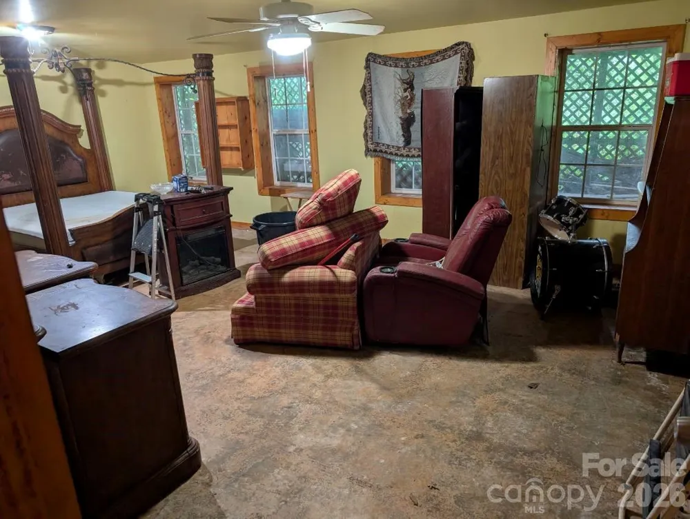 197 Dogwood Drive Hayesville, NC 28904