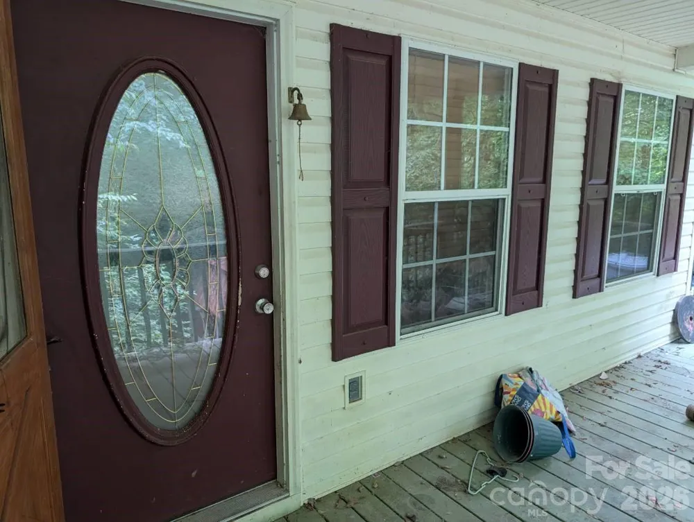 197 Dogwood Drive Hayesville, NC 28904