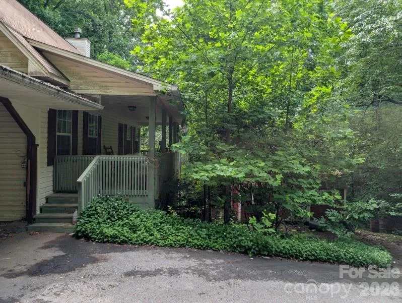 197 Dogwood Drive Hayesville, NC 28904