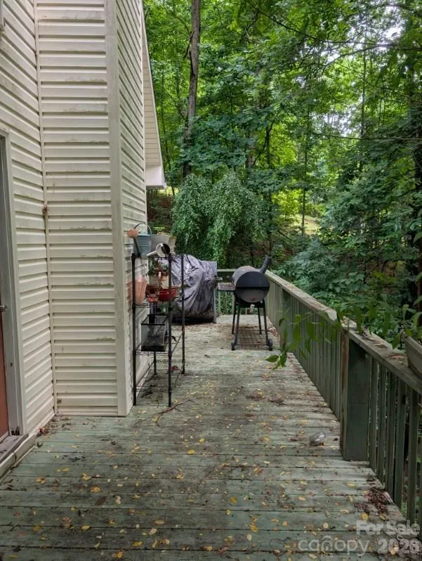 197 Dogwood Drive Hayesville, NC 28904
