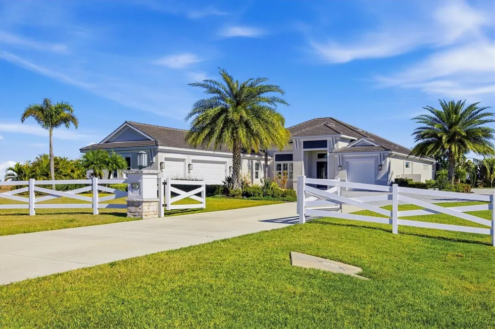 3467 COMPOUND COURT Sarasota, FL 34240