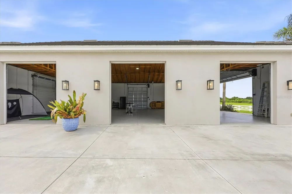 3467 COMPOUND COURT Sarasota, FL 34240