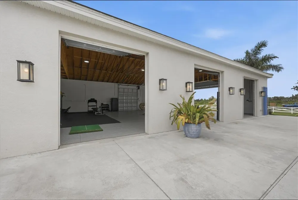 3467 COMPOUND COURT Sarasota, FL 34240