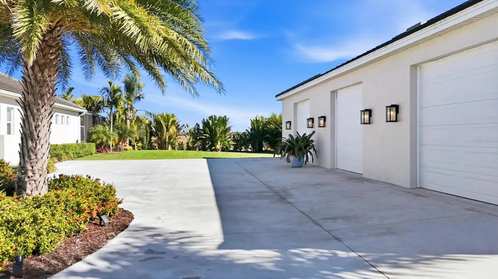 3467 COMPOUND COURT Sarasota, FL 34240