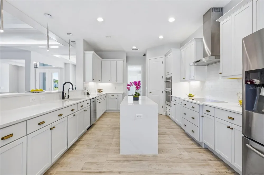 3467 COMPOUND COURT Sarasota, FL 34240