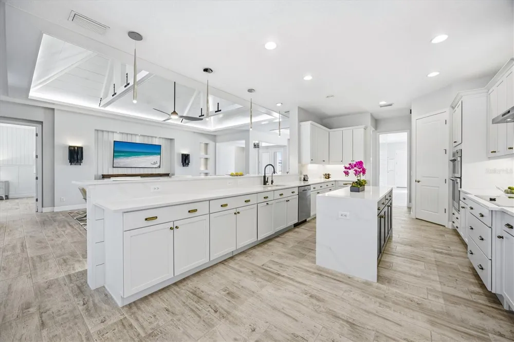 3467 COMPOUND COURT Sarasota, FL 34240