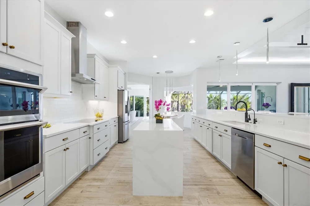 3467 COMPOUND COURT Sarasota, FL 34240
