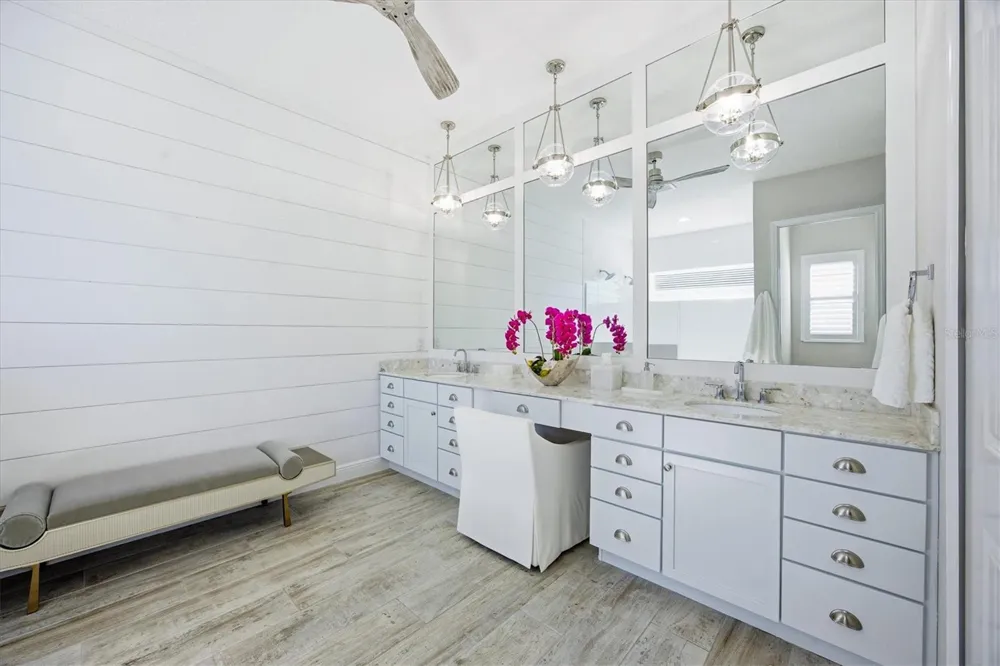 3467 COMPOUND COURT Sarasota, FL 34240