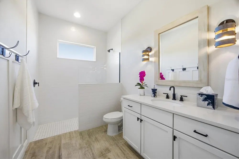 3467 COMPOUND COURT Sarasota, FL 34240