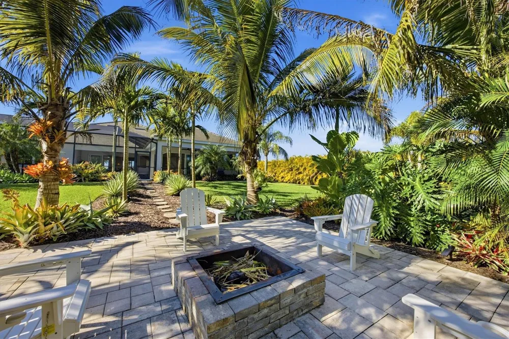 3467 COMPOUND COURT Sarasota, FL 34240