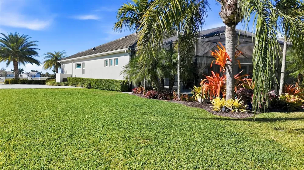 3467 COMPOUND COURT Sarasota, FL 34240