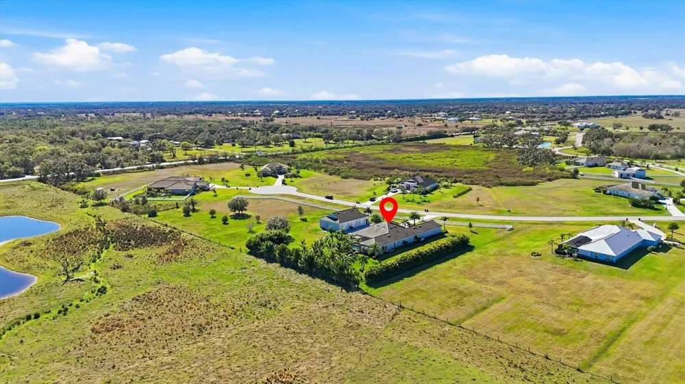3467 COMPOUND COURT Sarasota, FL 34240