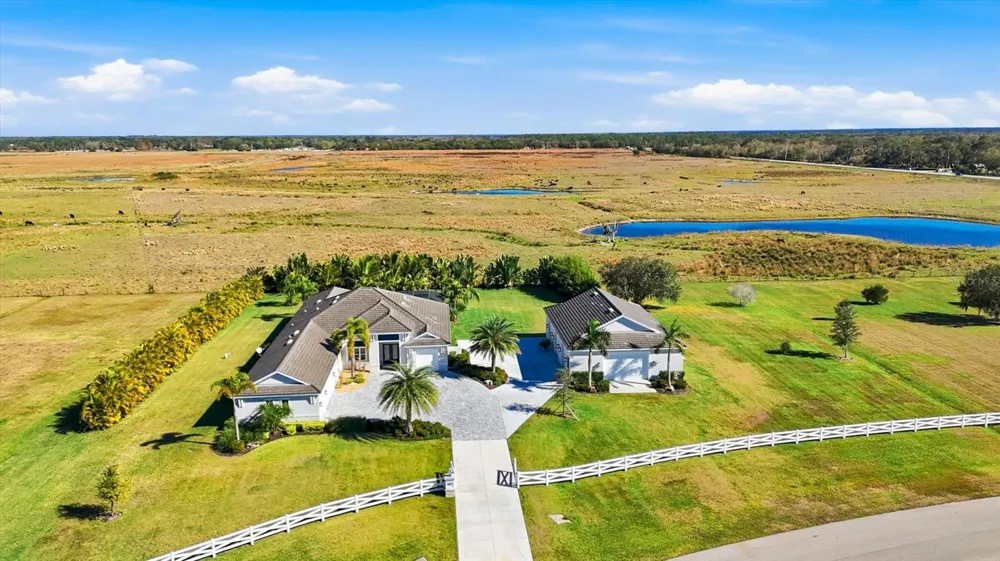 3467 COMPOUND COURT Sarasota, FL 34240