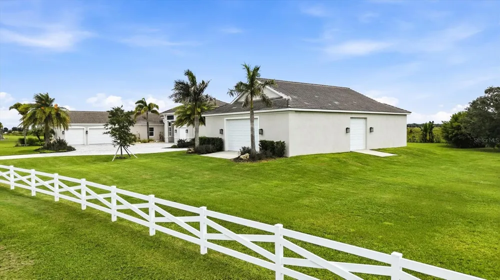 3467 COMPOUND COURT Sarasota, FL 34240