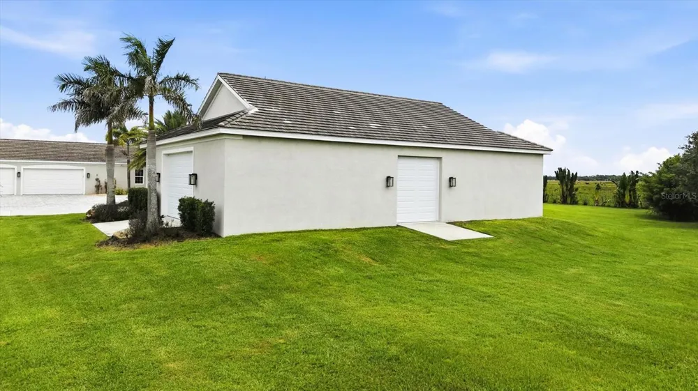 3467 COMPOUND COURT Sarasota, FL 34240