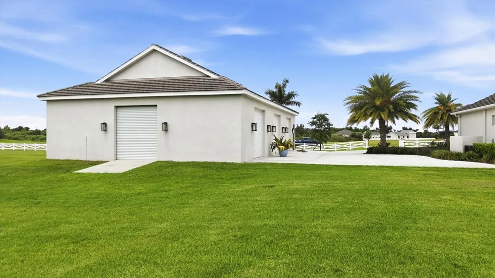 3467 COMPOUND COURT Sarasota, FL 34240