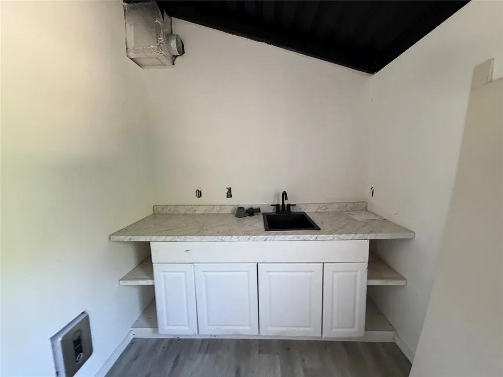 17702 Sandy Lane Jonestown, TX 78645