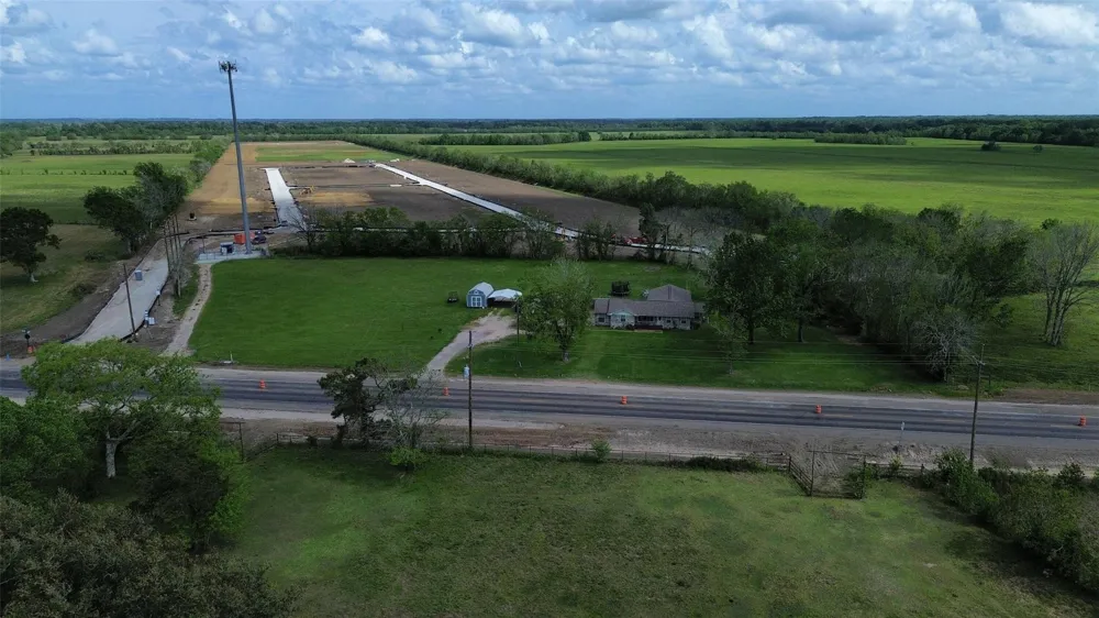 7490 Highway 146 Liberty, TX 77575