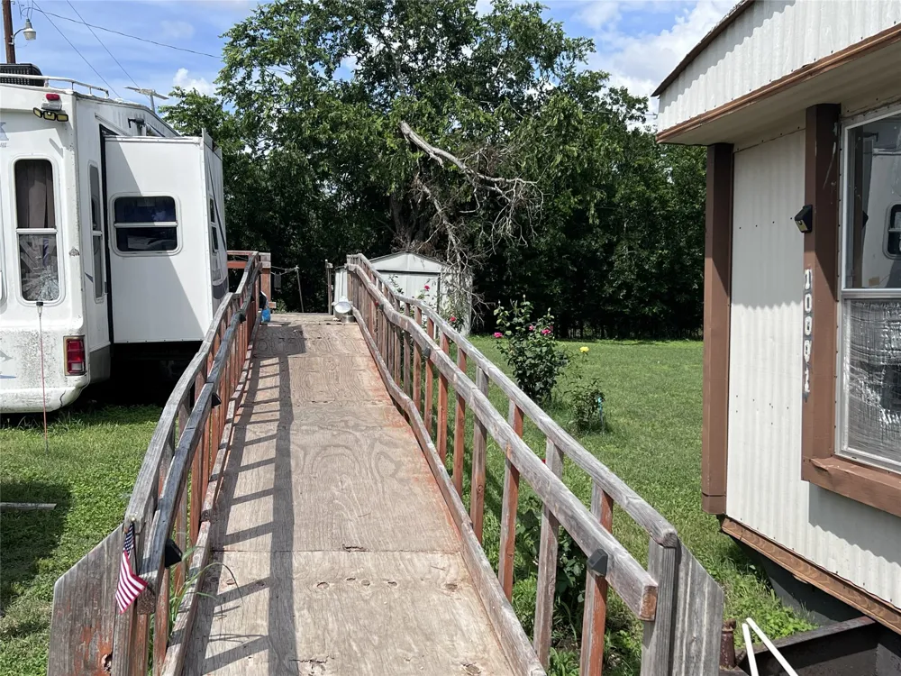 10001 Peterson Road Del Valle, TX 78617