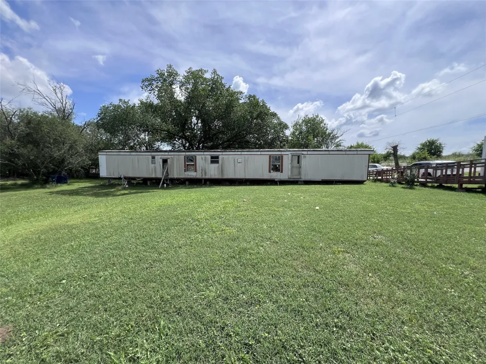 10001 Peterson Road Del Valle, TX 78617