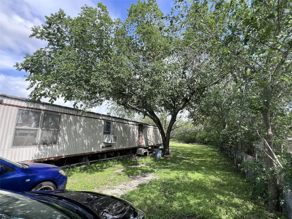 10001 Peterson Road Del Valle, TX 78617