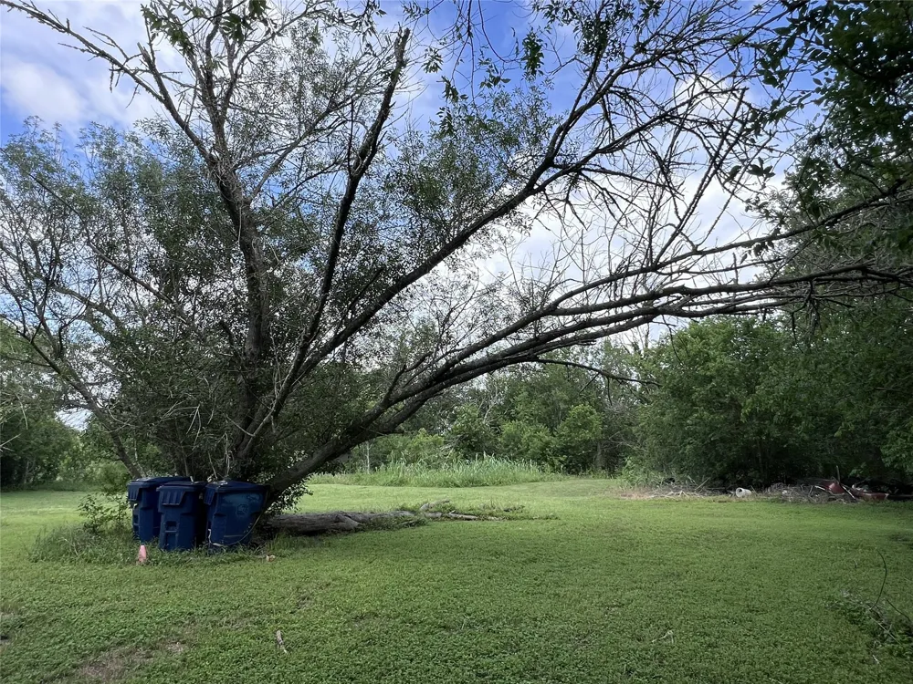 10001 Peterson Road Del Valle, TX 78617