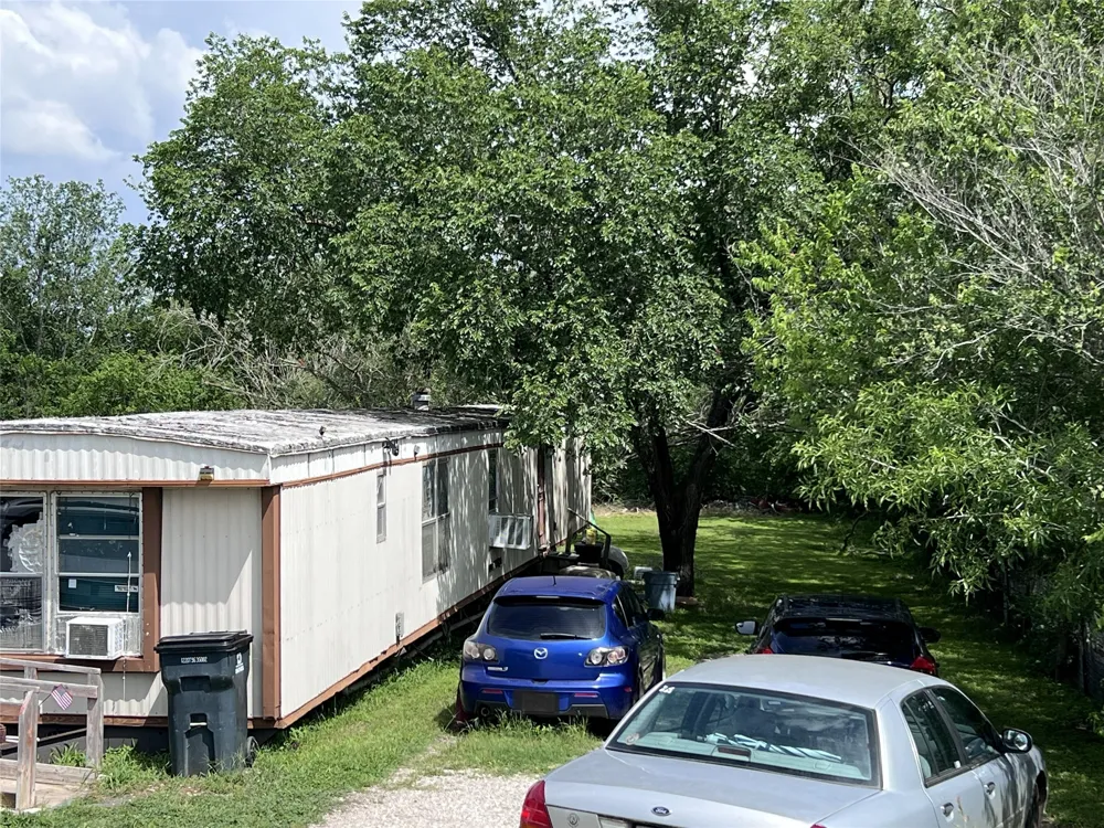 10001 Peterson Road Del Valle, TX 78617