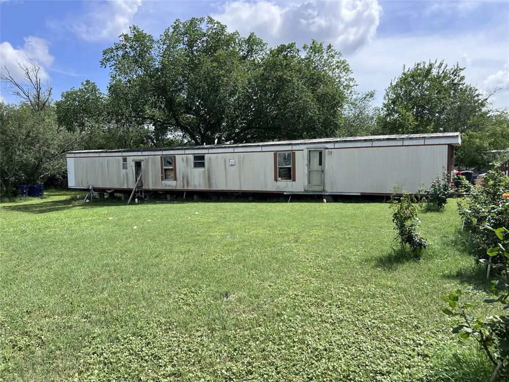 10001 Peterson Road Del Valle, TX 78617