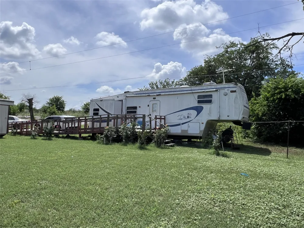 10001 Peterson Road Del Valle, TX 78617