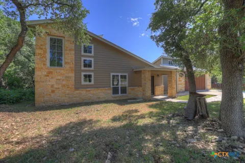 3055 Lakeview Drive