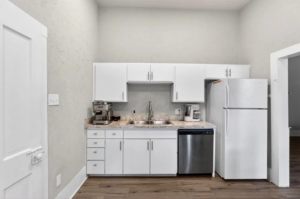 107 S Washington Street Cleburne, TX 76031