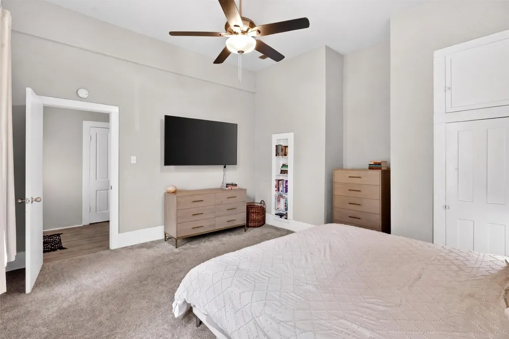 107 S Washington Street Cleburne, TX 76031