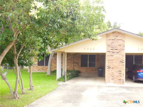 1022 Clover Circle